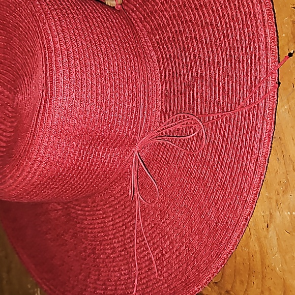 Beach Sun Hat with Button Details - Picture 4 of 9